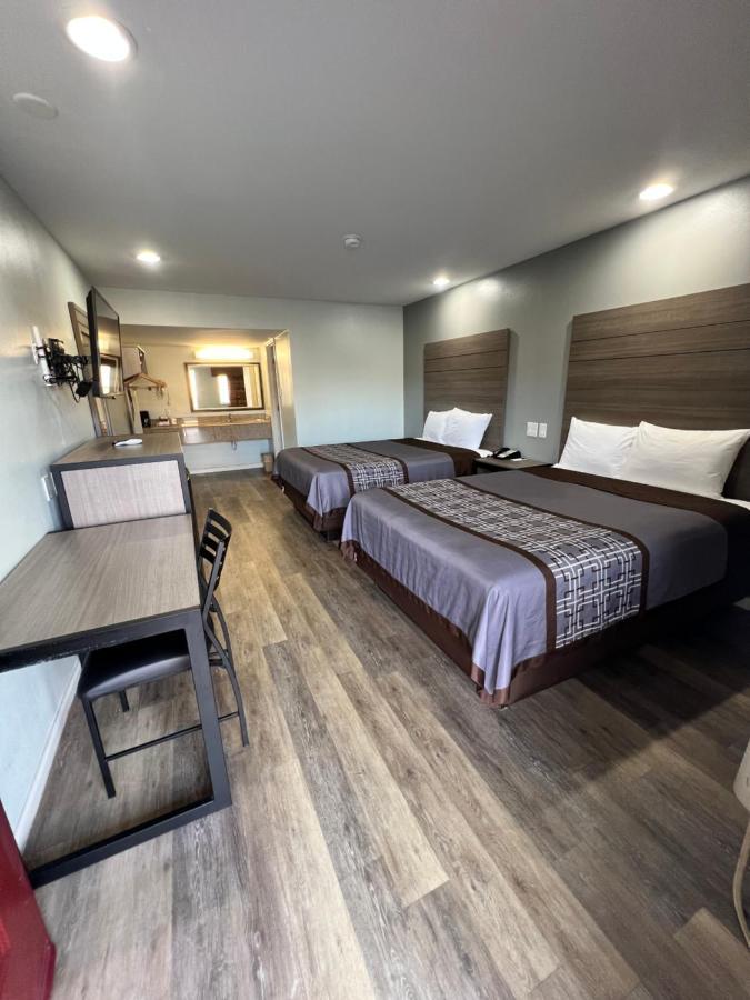 Continental Inn And Suites Nacogdoches Tx Sfa University Downtown Kültér fotó