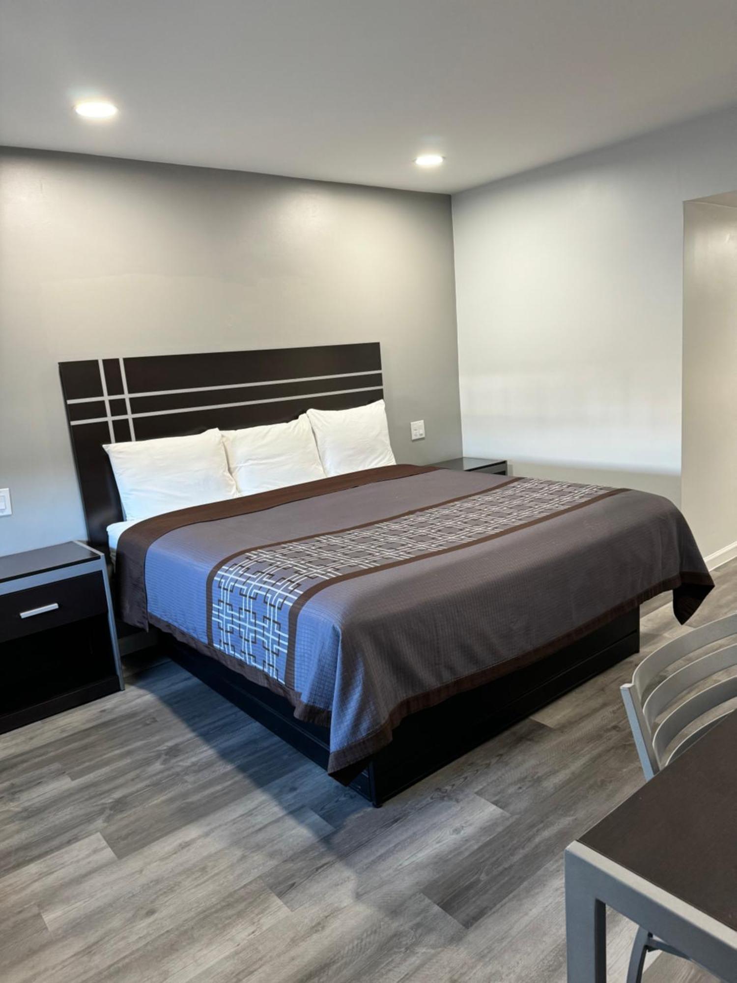 Continental Inn And Suites Nacogdoches Tx Sfa University Downtown Kültér fotó