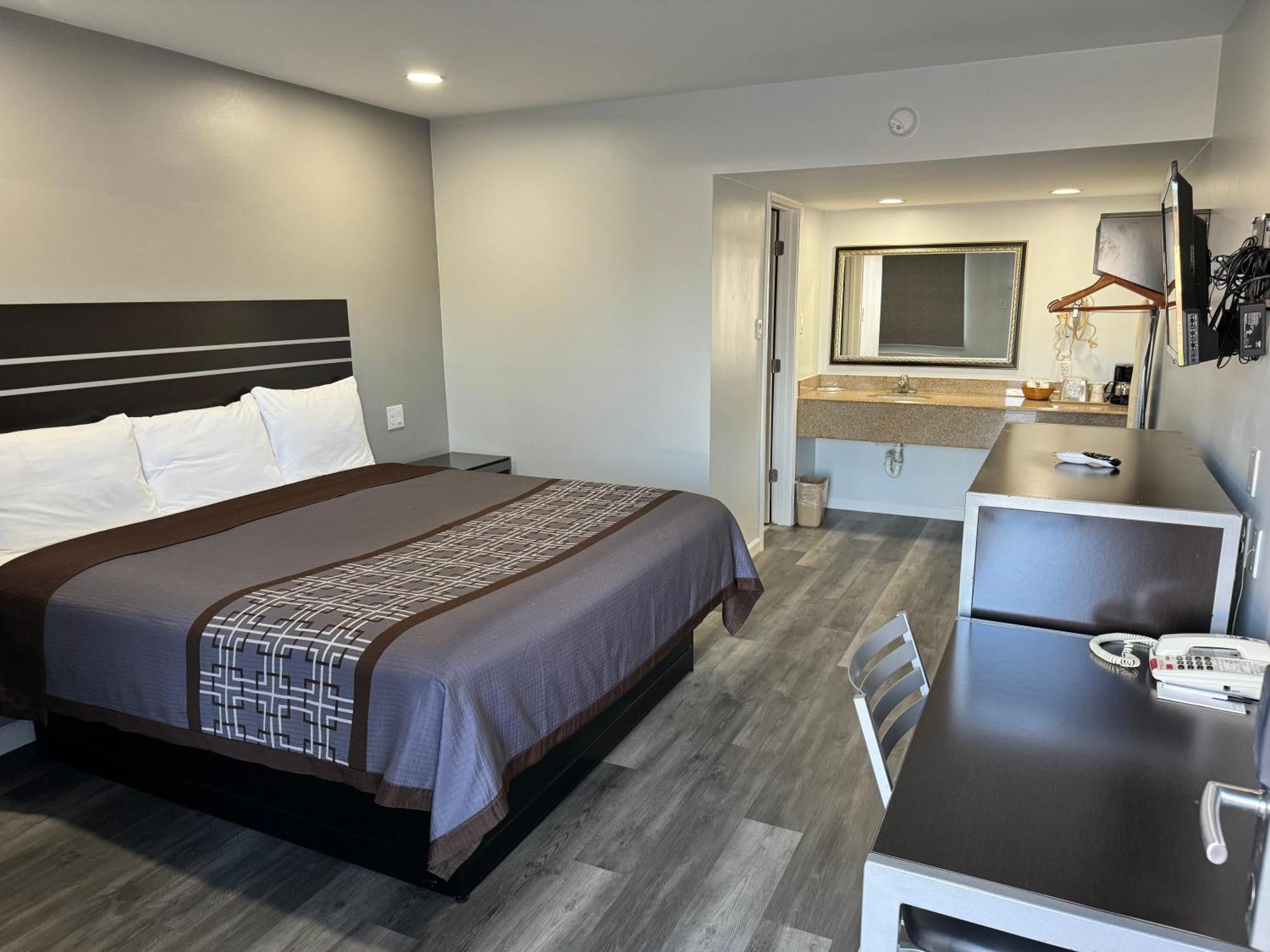 Continental Inn And Suites Nacogdoches Tx Sfa University Downtown Kültér fotó