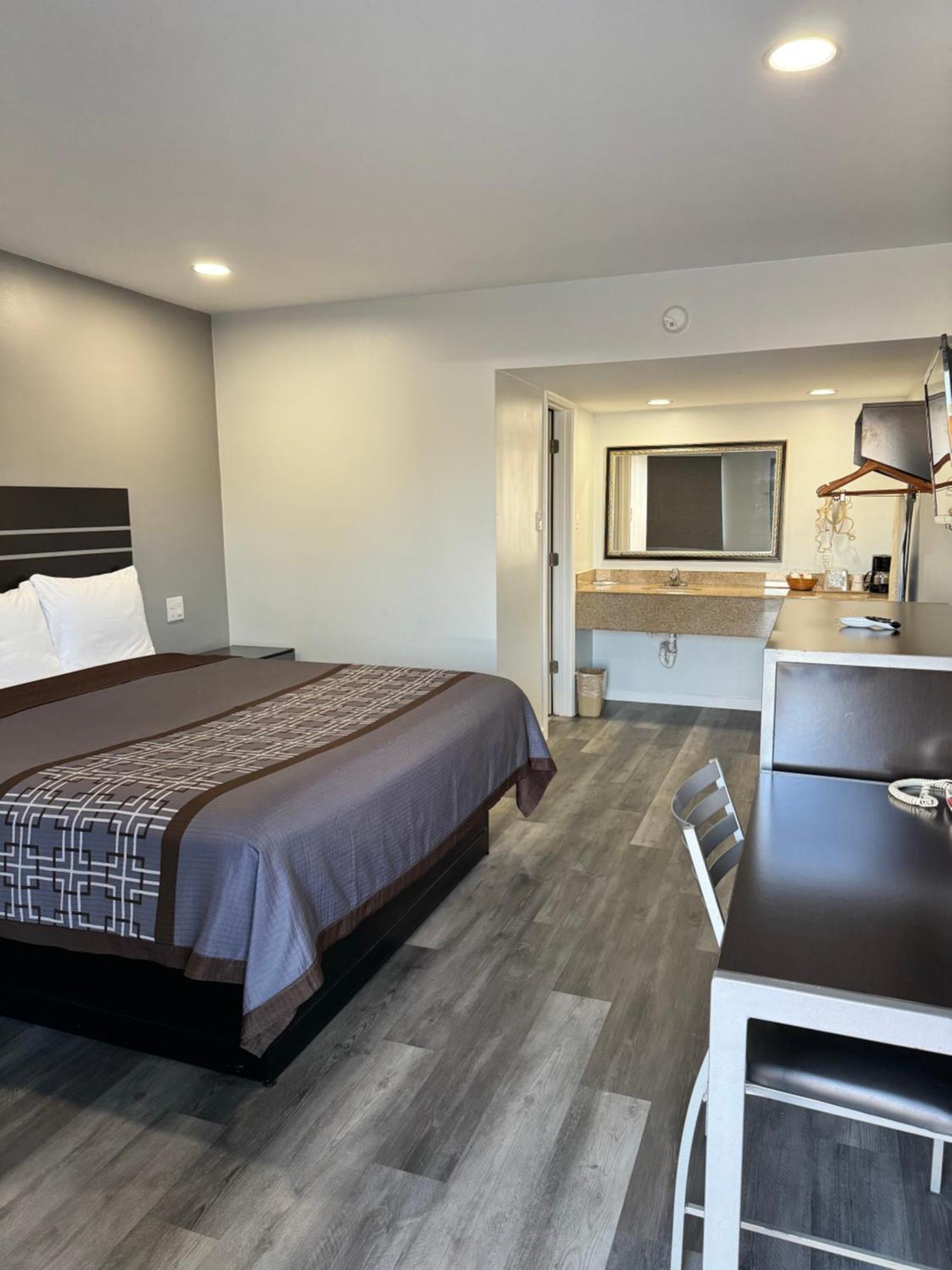 Continental Inn And Suites Nacogdoches Tx Sfa University Downtown Kültér fotó