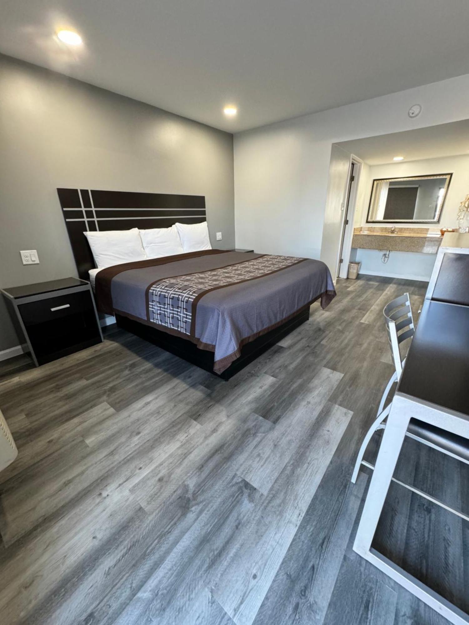 Continental Inn And Suites Nacogdoches Tx Sfa University Downtown Kültér fotó