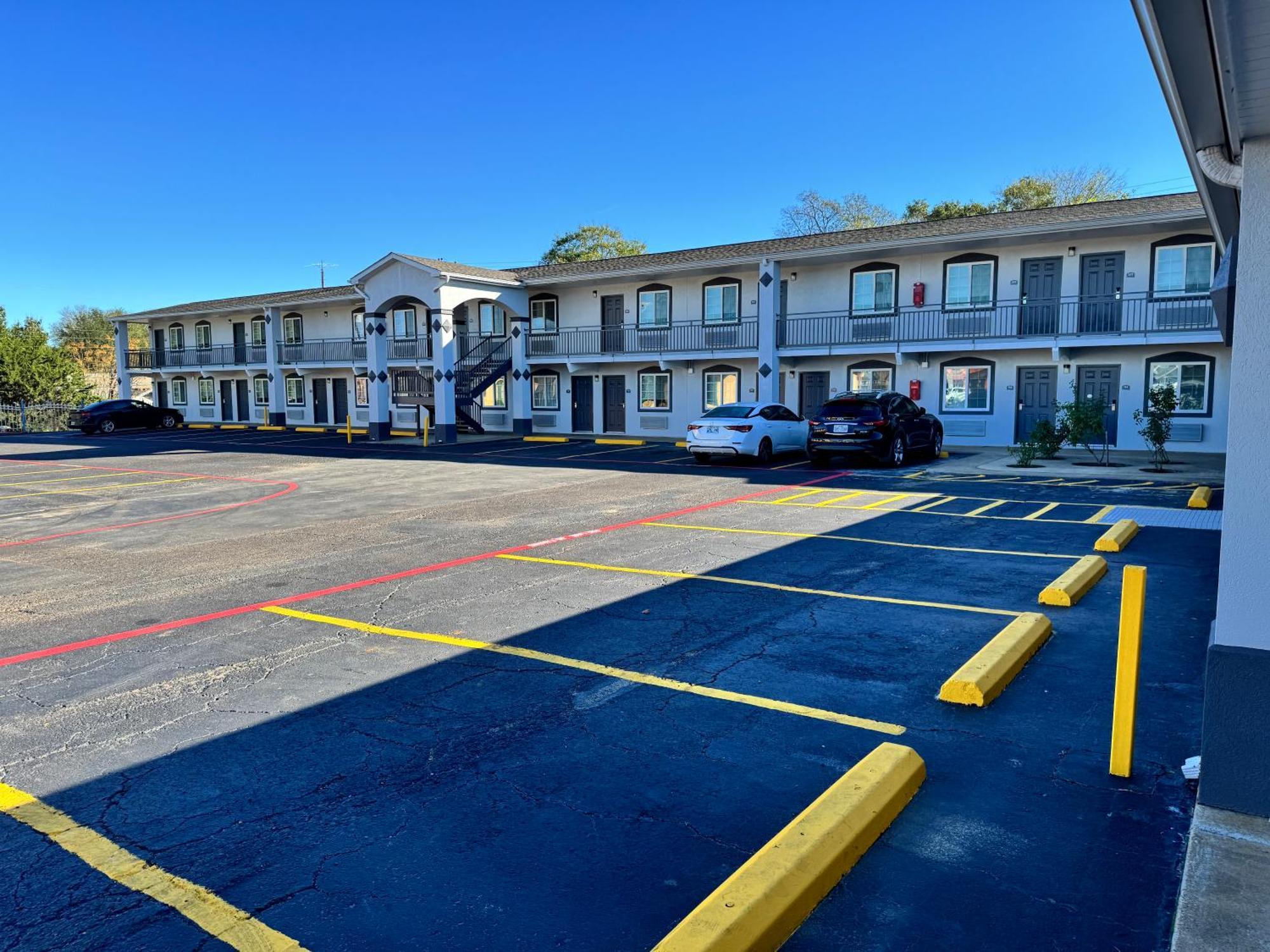 Continental Inn And Suites Nacogdoches Tx Sfa University Downtown Kültér fotó