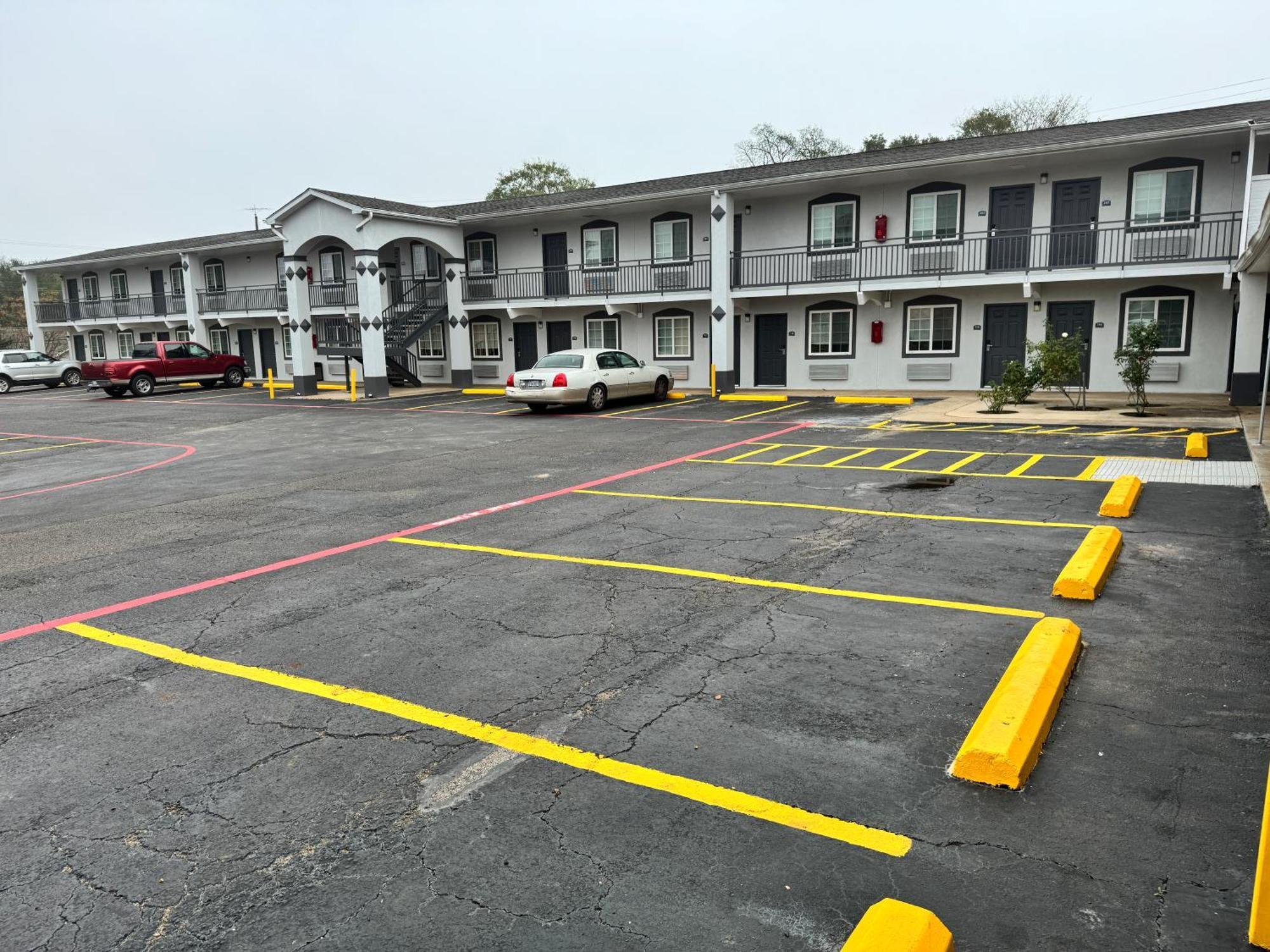 Continental Inn And Suites Nacogdoches Tx Sfa University Downtown Kültér fotó