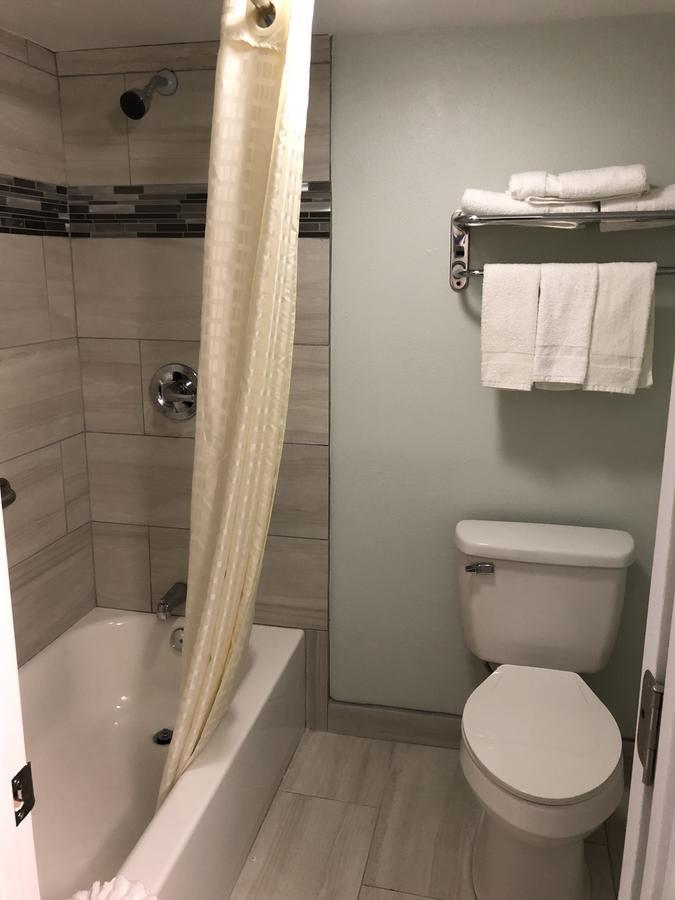 Continental Inn And Suites Nacogdoches Tx Sfa University Downtown Kültér fotó