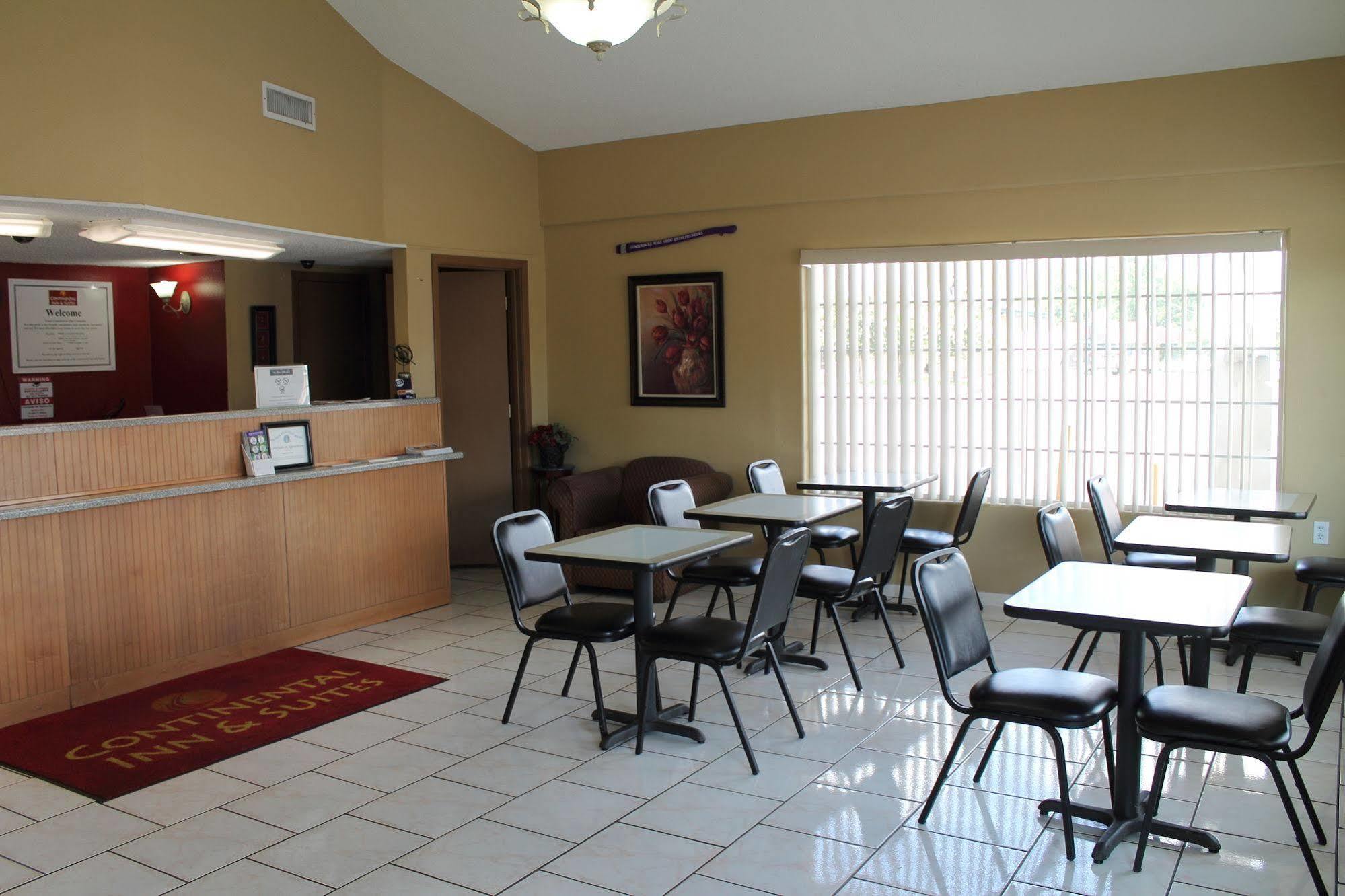 Continental Inn And Suites Nacogdoches Tx Sfa University Downtown Kültér fotó